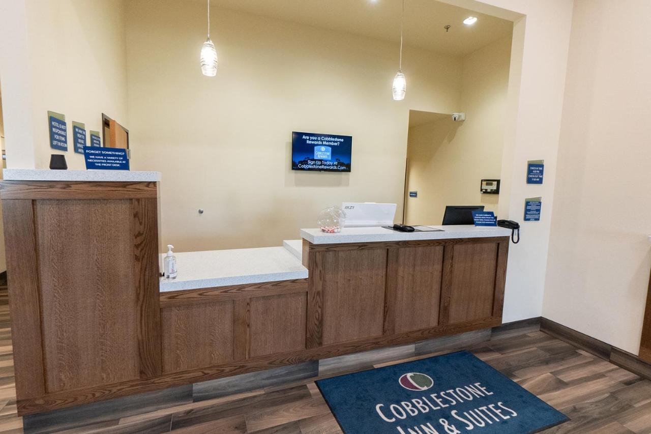 Cobblestone Hotel & Suites-Sheldon Exterior foto